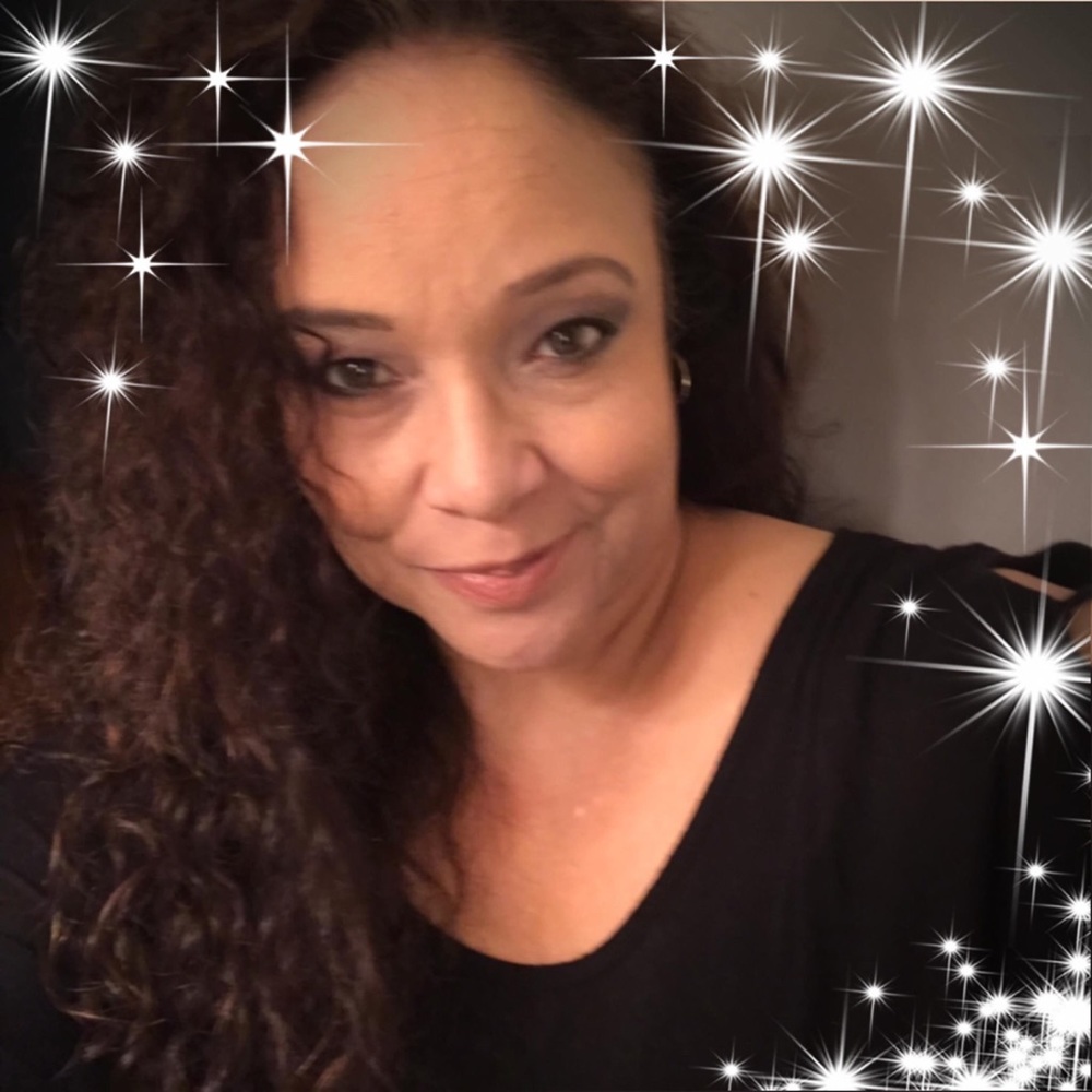 Meet your Posher, Monique